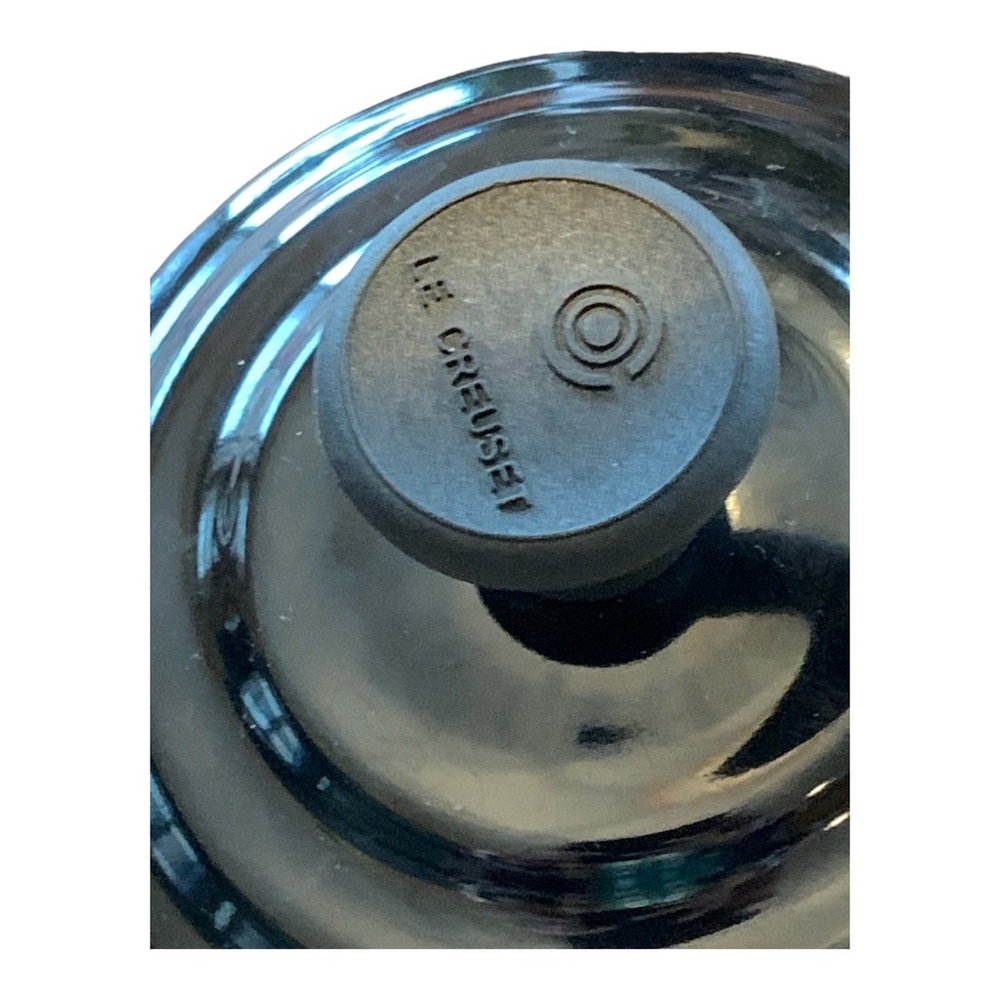 Le Creuset Enamel-on-Steel Halo 1-1/2-Quart Teakettle, Black New - Picture 5 of 9